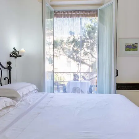 Bilocale Imperatrice 度假居 *